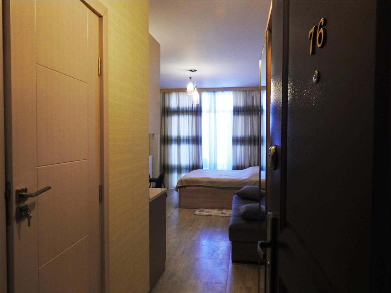 Real Palace Apartment Batoumi Extérieur photo